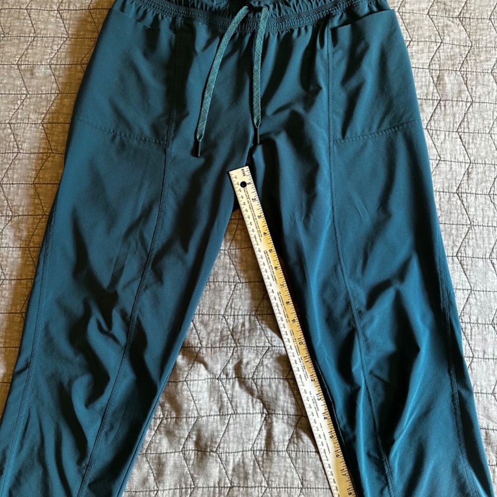 PrAna teal hiking capris size medium - Picture 9 of 9
